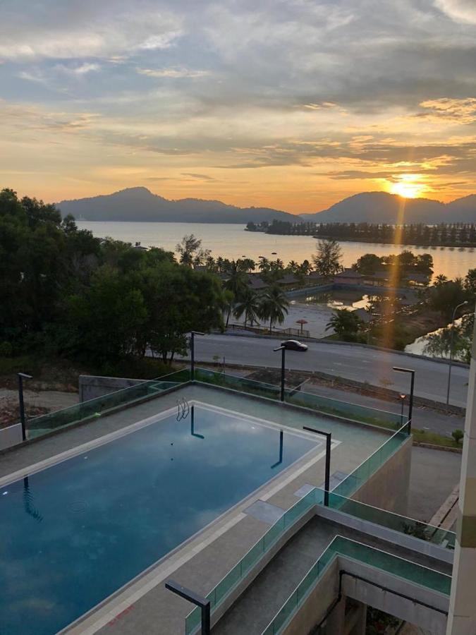 Marina Heights Seaview Resort 2 루무트 외부 사진